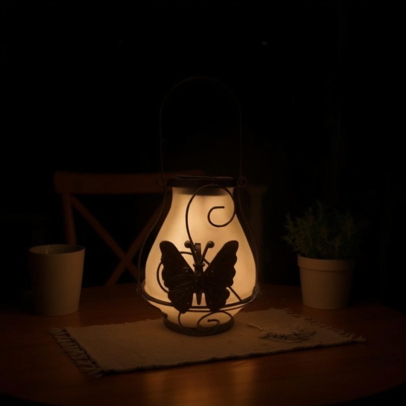 فانوس شمسي على شكل فراشة مقاوم - مراجعة Outdoor Lighting For Patio وسعره